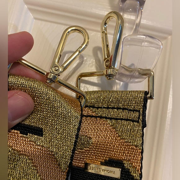 THOMAS & LEE Black and Gold Camouflage Guitar Purse Strap - Picture 3 of 7